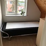 Hyggeligt Taet Ved Skov Og Togstation