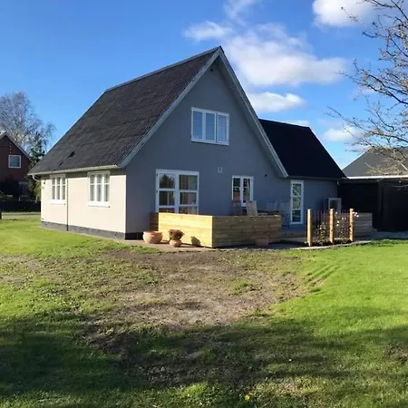 Hyggeligt Taet Ved Skov Og Togstation * Aalbaek